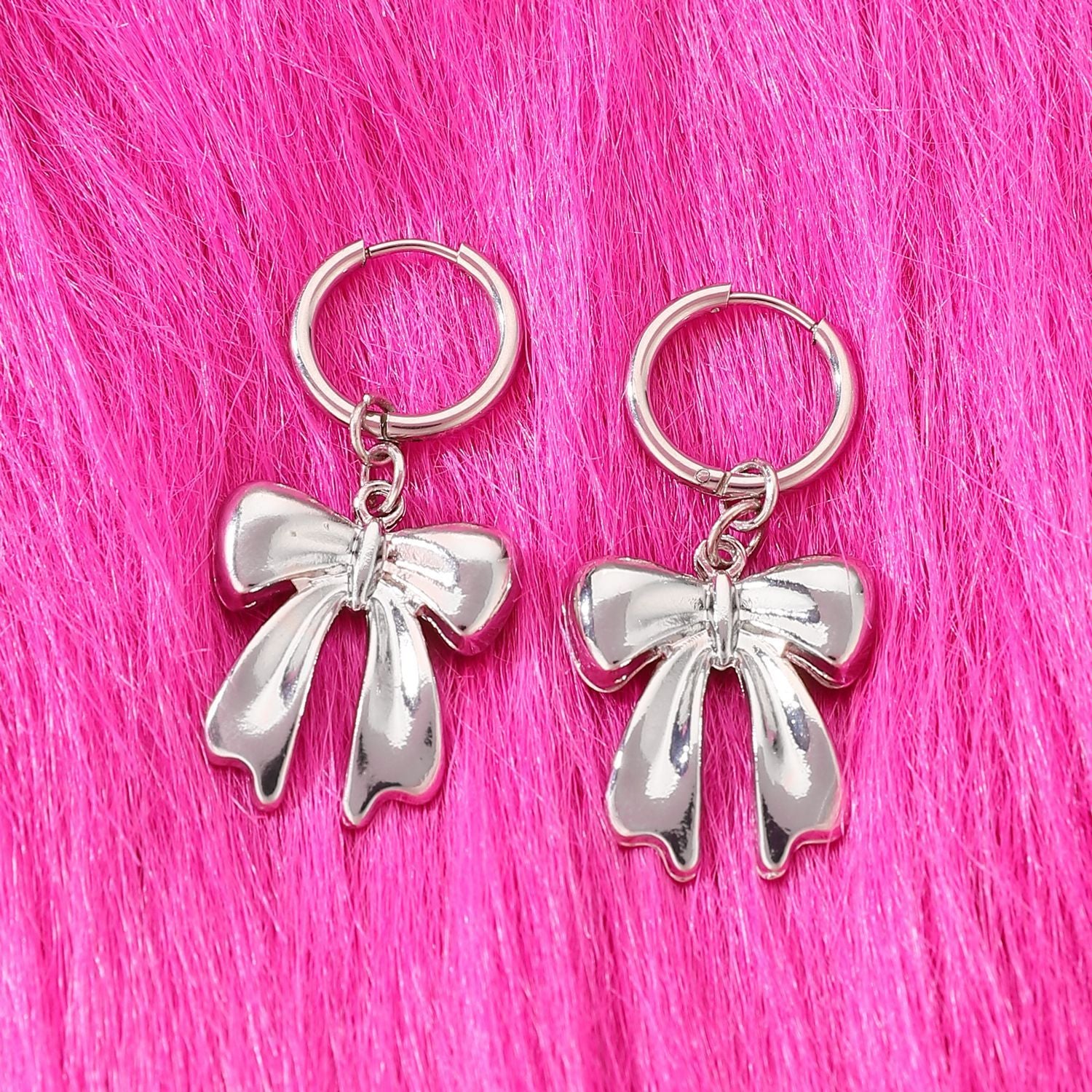 Cute Swirls Bowknot Rivet Earrings